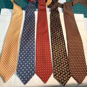 Brooks Brothers Makers 100% Silk Men's Executive Ties Paisley Geometric style